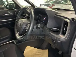 Toyota Noah 2024 Pearl