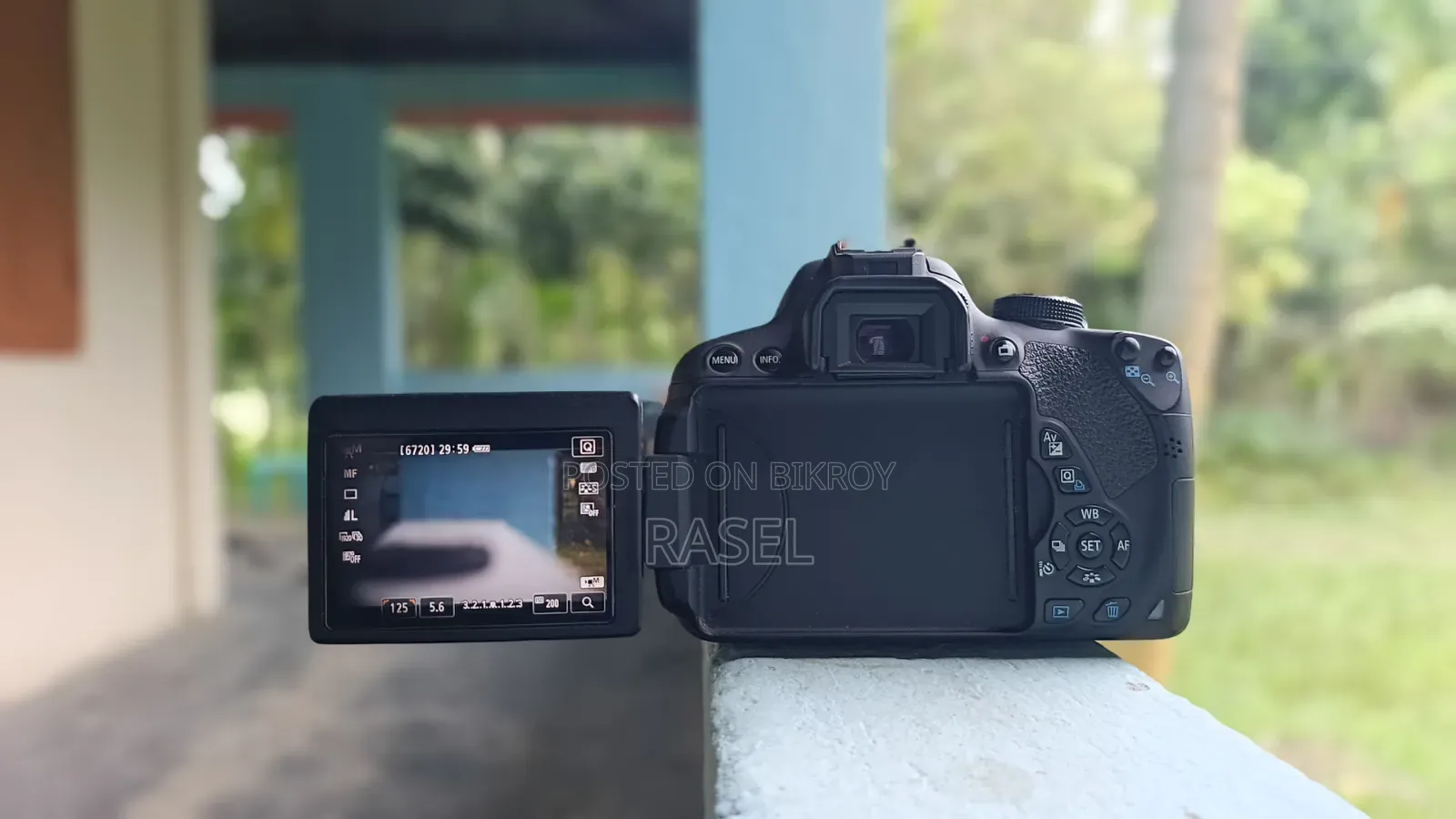Canon 700D Camera