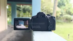 Canon 700D Camera