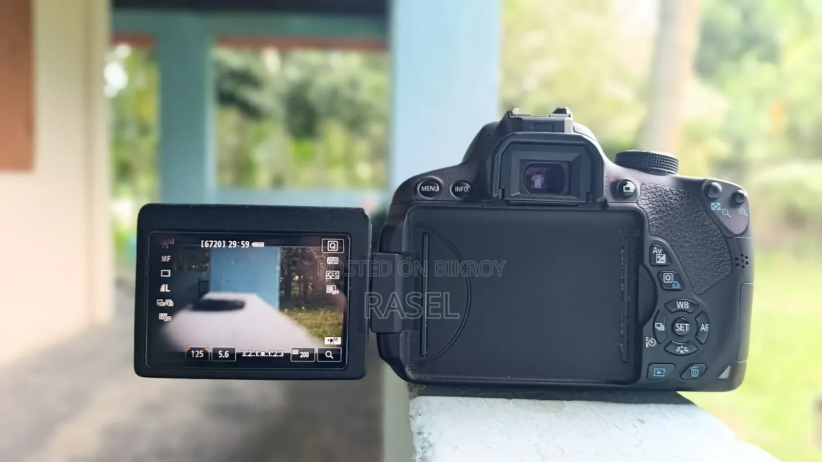 Canon 700D Camera
