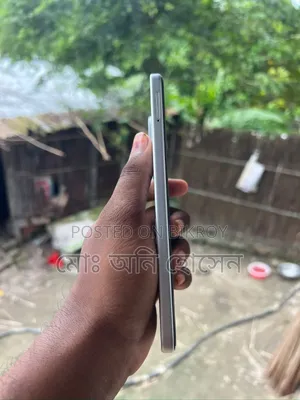 New Infinix Hot 70 128 GB Silver