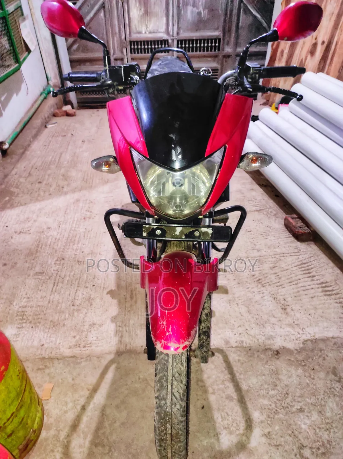 হিরো গ্ল্যামার ২০২২ লাল
