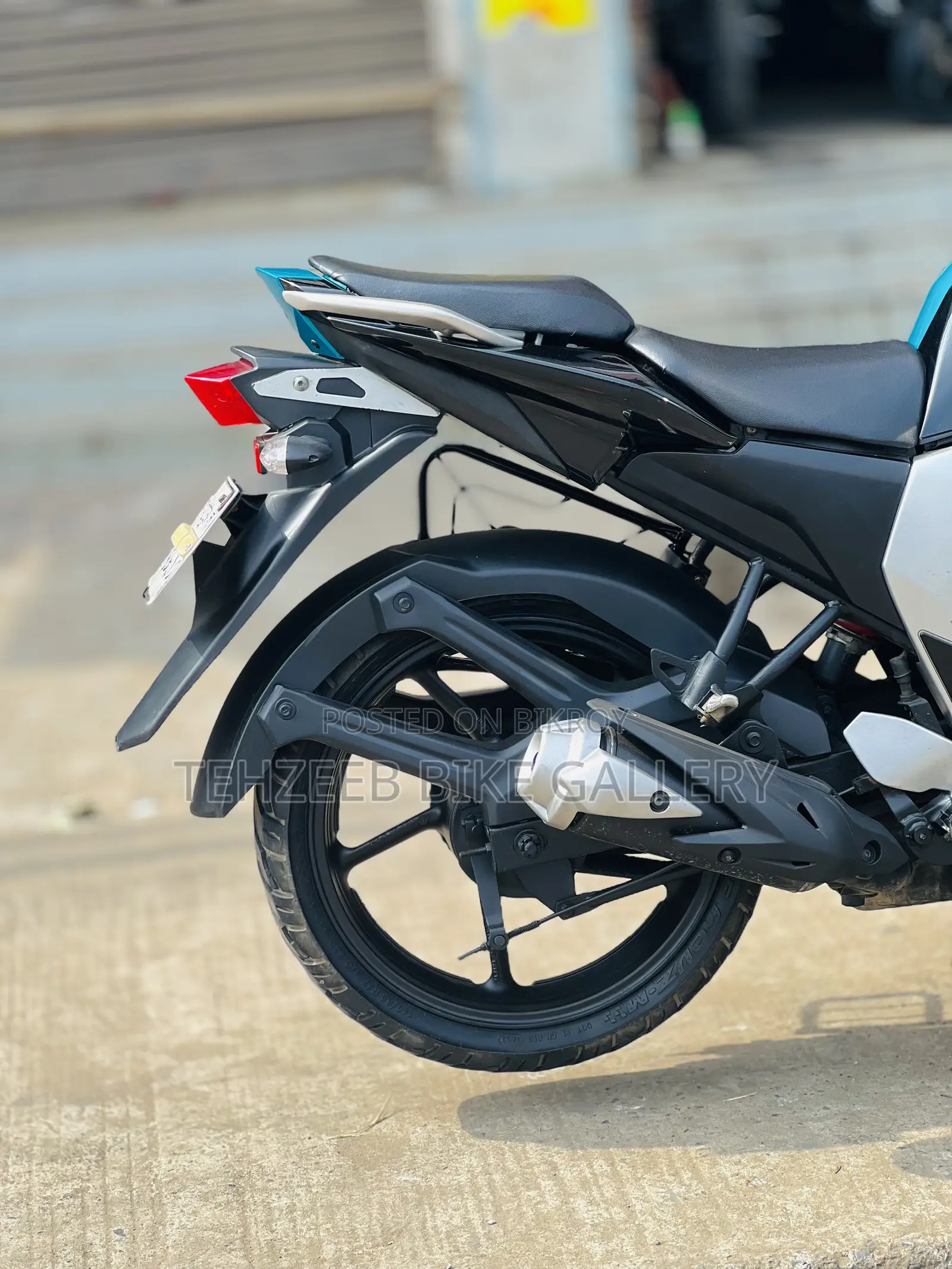 Yamaha 2018 Blue