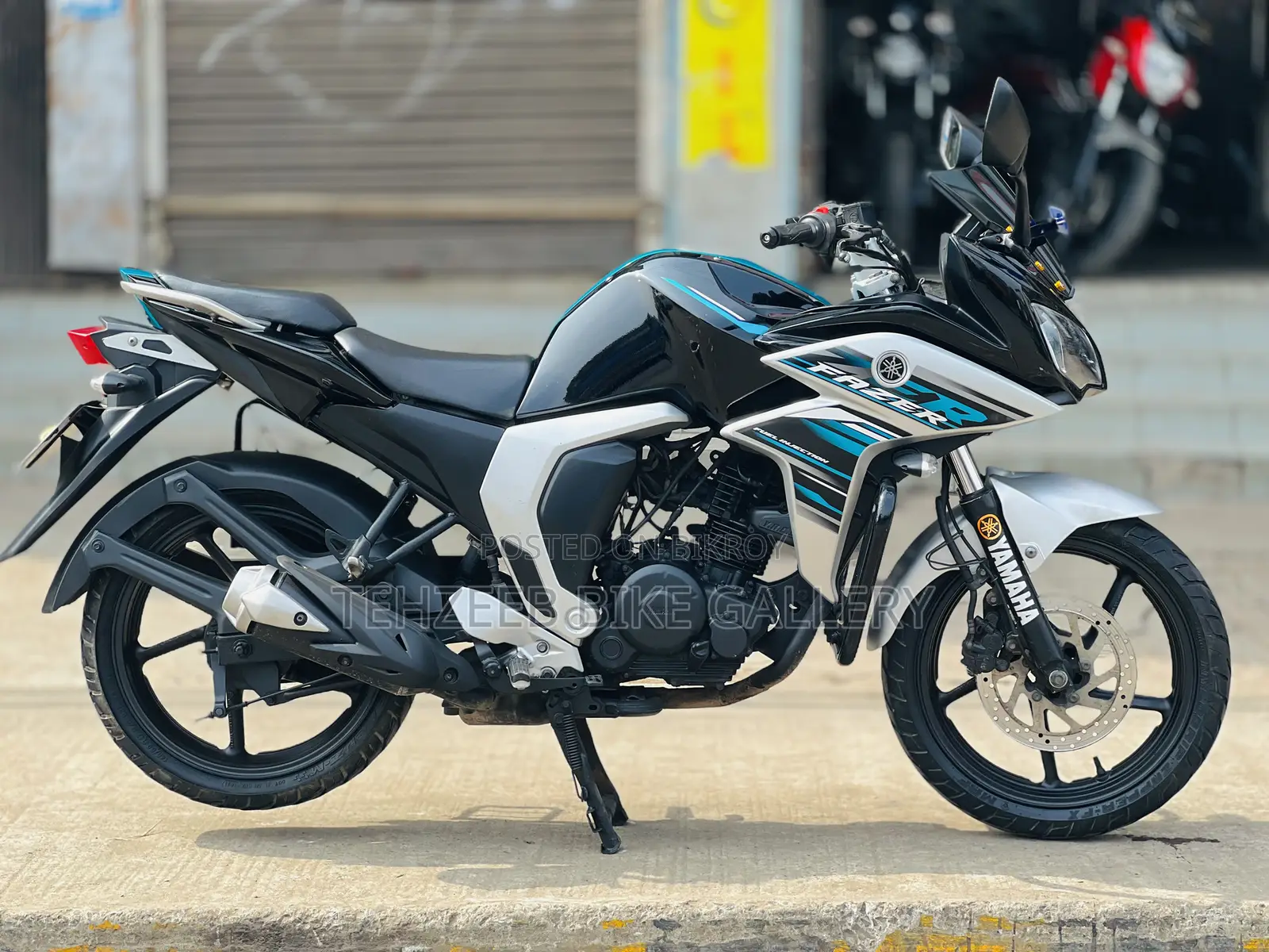 Yamaha 2018 Blue