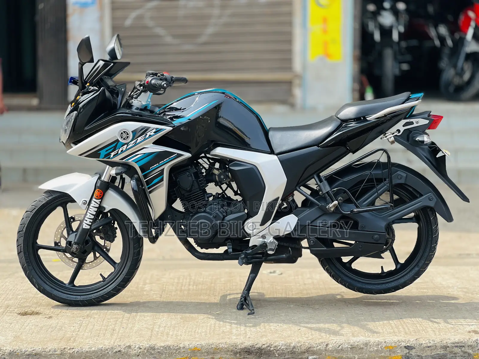 Yamaha 2018 Blue