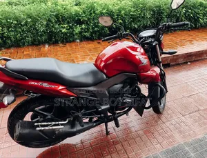 Honda CB 2018 Red