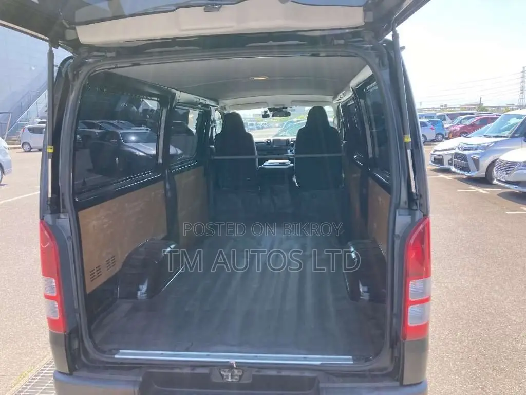 Toyota HiAce 2020 Black