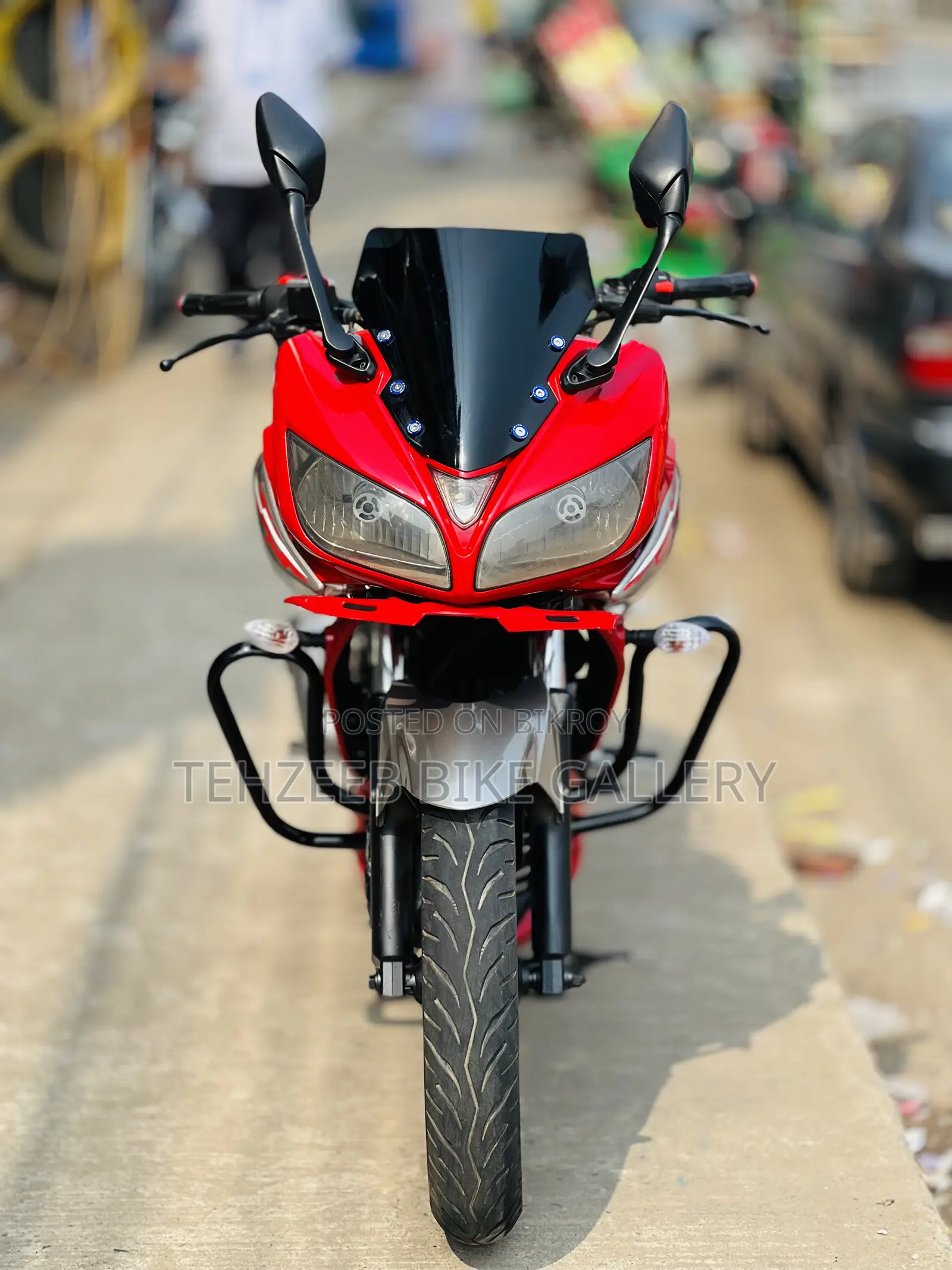 ইয়ামাহা ২০১২ লাল
