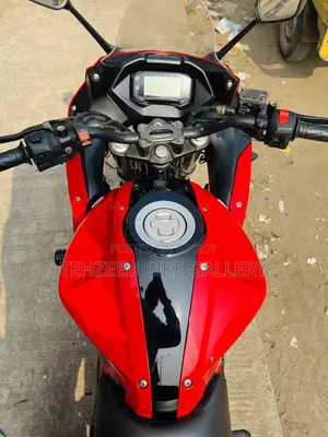 সুজুকি জিক্সার এসএফ ২০১৮ রেড