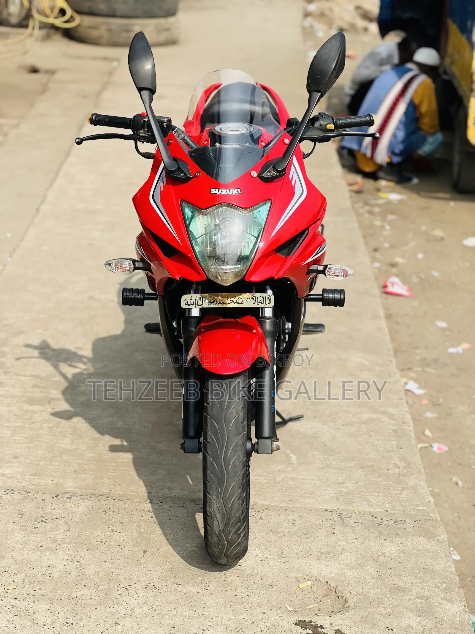 সুজুকি জিক্সার এসএফ ২০১৮ রেড
