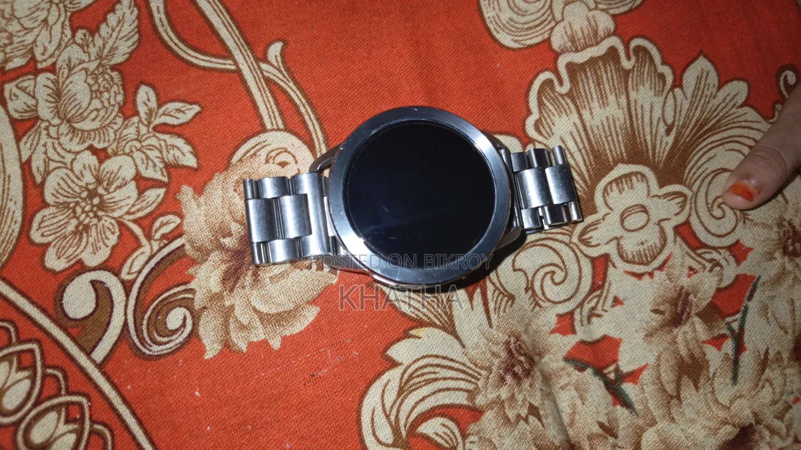এই ঘড়িটি বিক্রি হবে