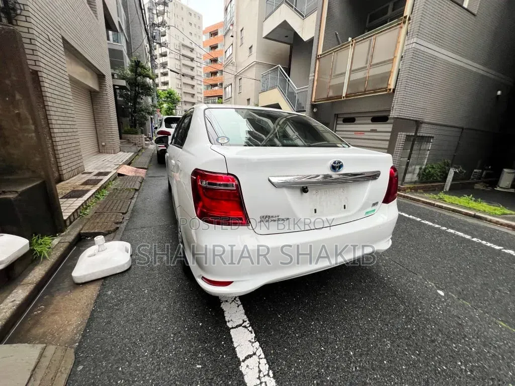 Toyota Axio 2021 White