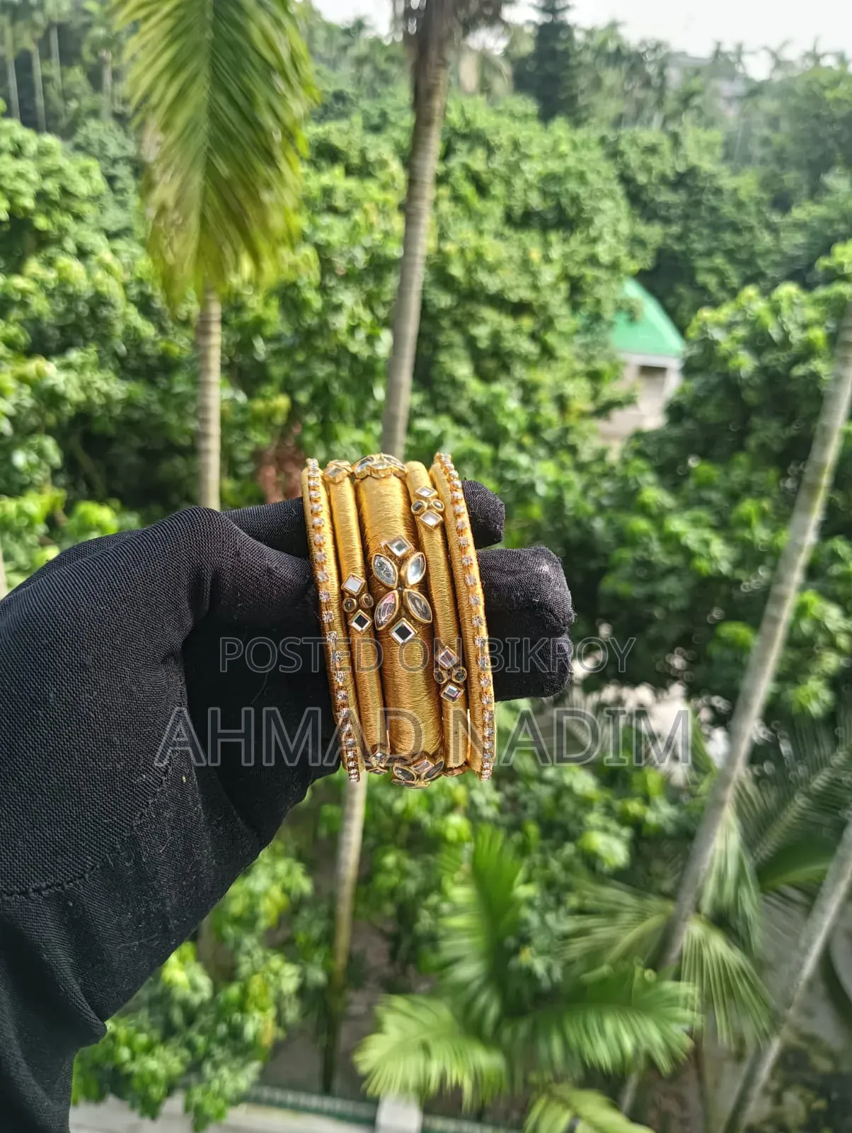 হাতে বানানো চূড়ি
