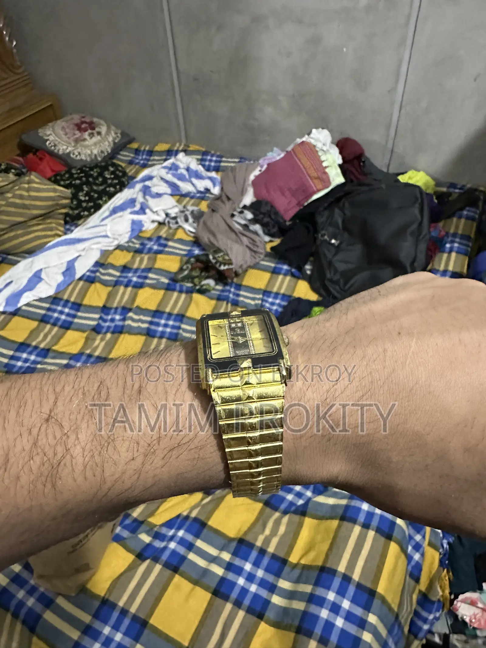 Vintage Style Golden Rectangular Quartz Watch