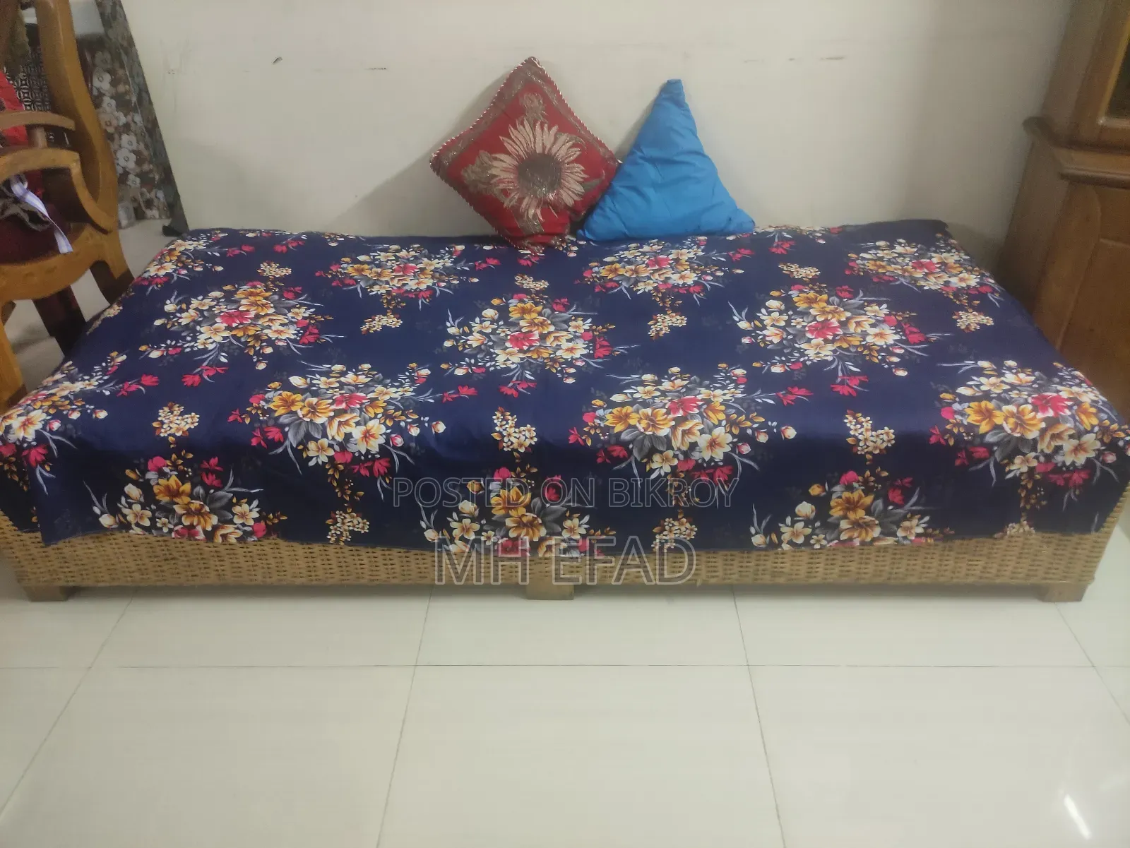 সোফা সেট প্লাস ডিভাইড। ফুল সেট বেতের তৈরি।