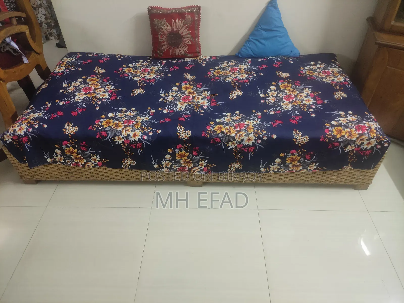সোফা সেট প্লাস ডিভাইড। ফুল সেট বেতের তৈরি।