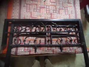 লোহার খাট