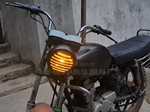 বাজাজ বক্সার ২০১৫ কালো