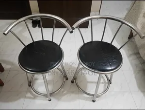 আর্জেন্ট দুইটি স্টেইনলেস স্টিলের চেয়ার বিক্রি হবে।