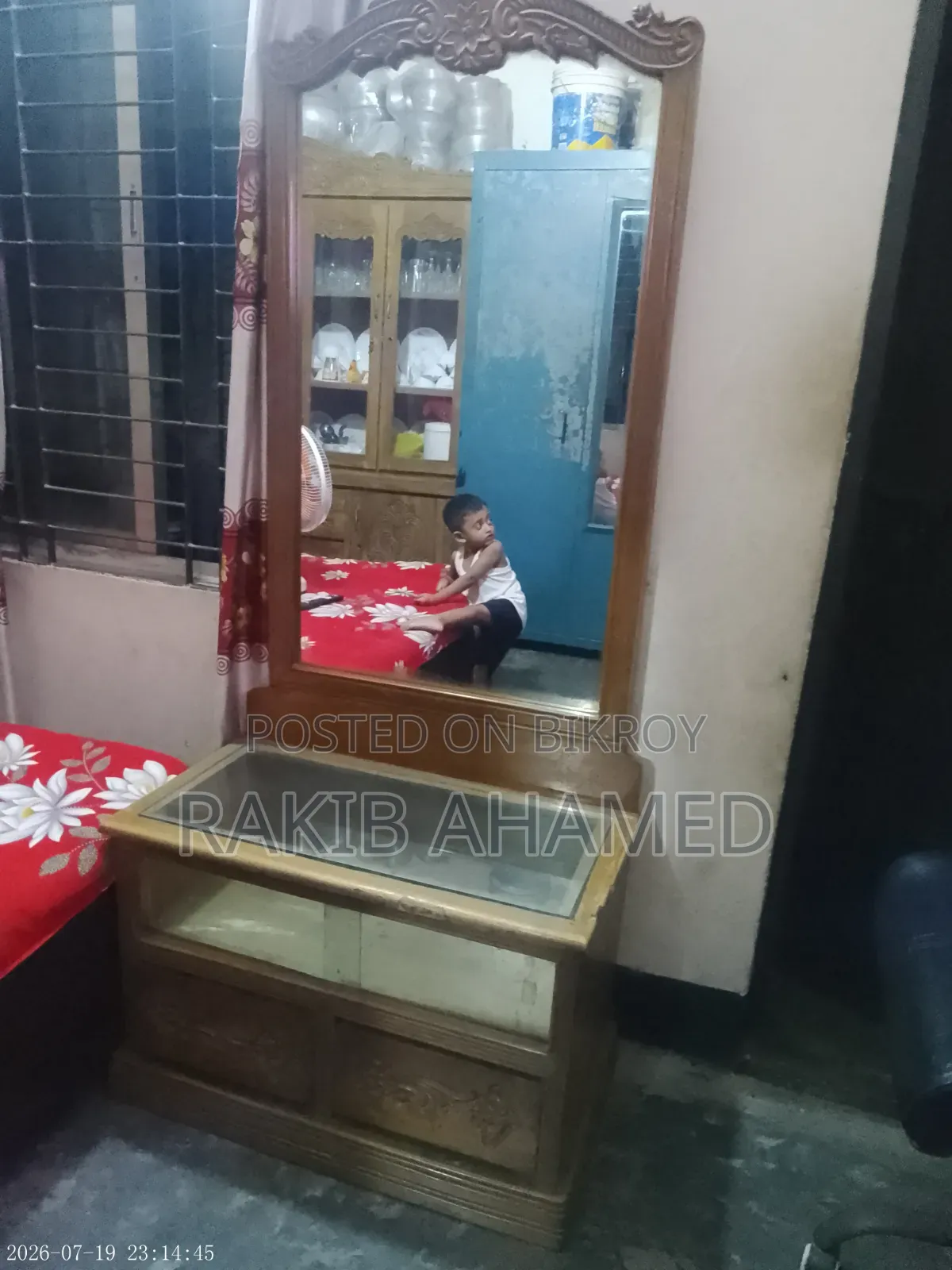 সেগুনের ড্রেসিং টেবিল বিক্রি করা হইবে