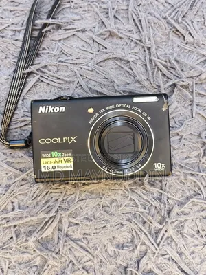 Nikon Coolpix S6200