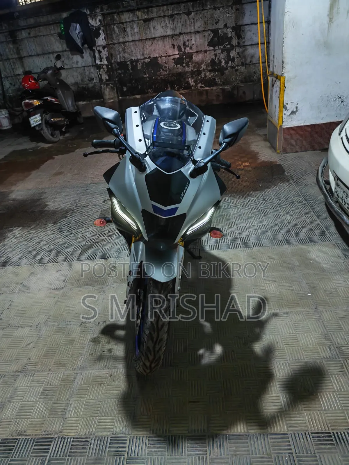 Yamaha R1 2024 Silver