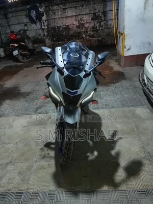 Yamaha R1 2024 Silver