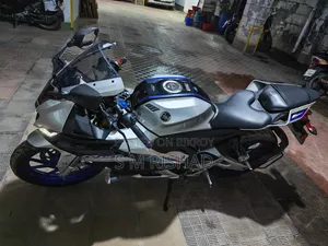 Yamaha R1 2024 Silver