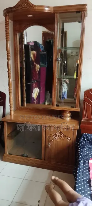 Teak wood dressing table, used for a short time.