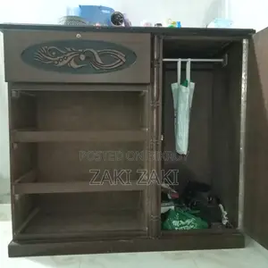 Wardrobe 4 feet wide 4 feet long