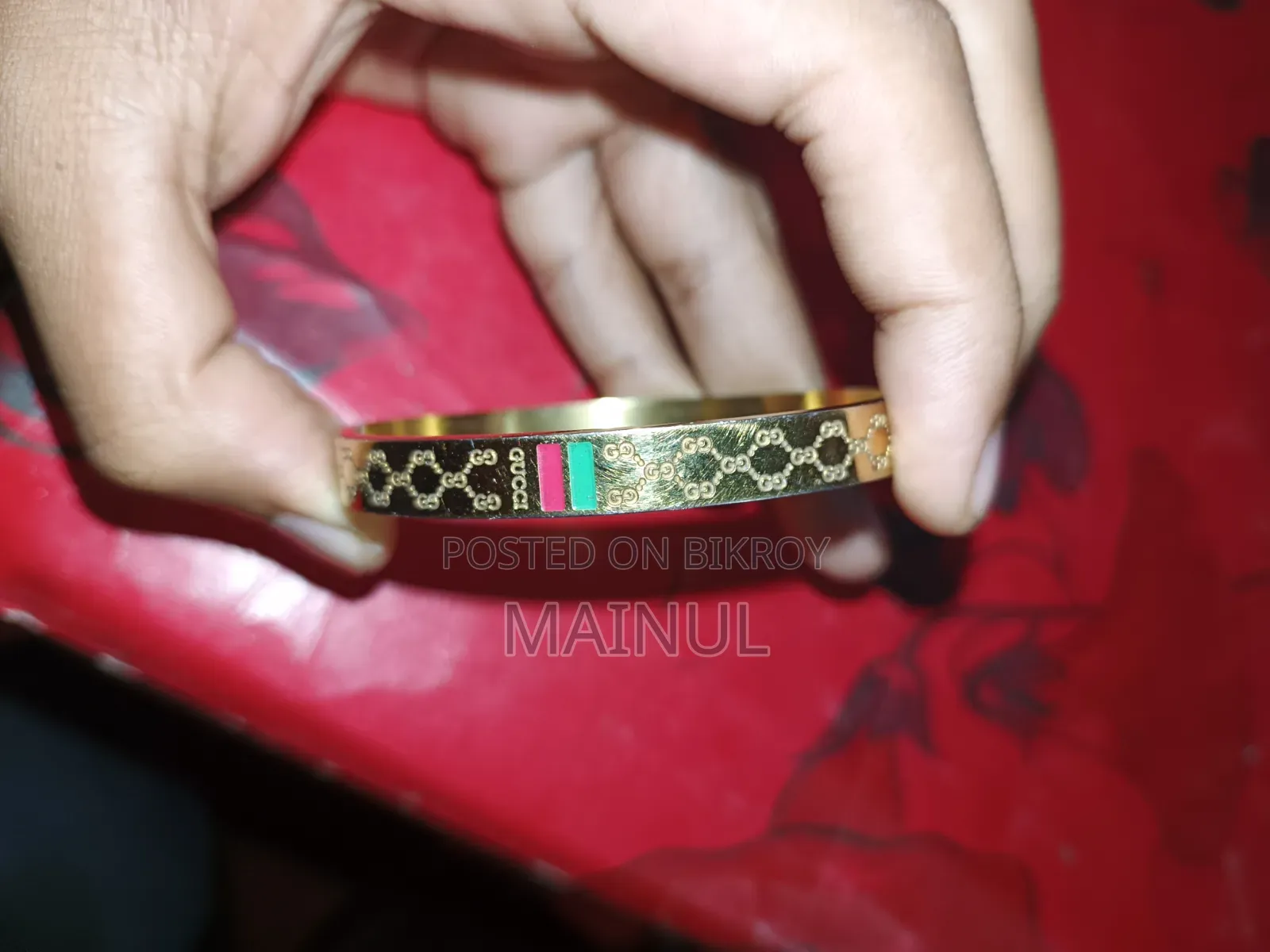 Brand Badge Light Gucci