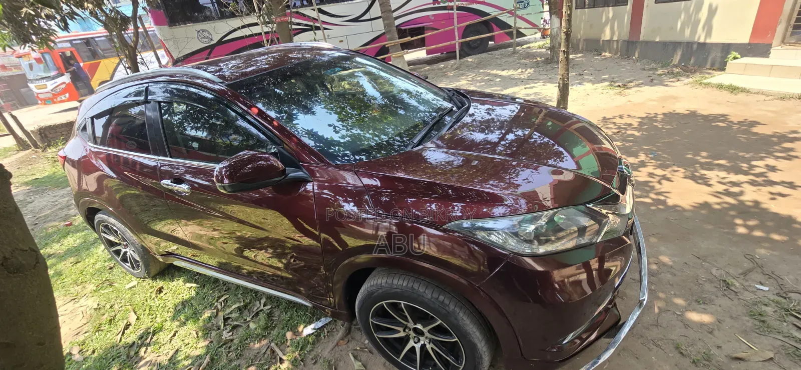 Honda Vezel 1.5 Four-Wheel Drive 2014 Maroon