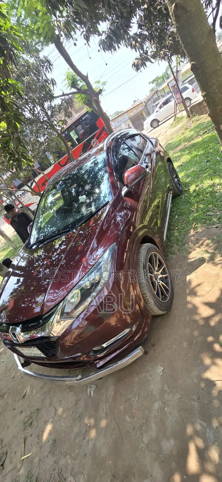 Honda Vezel 1.5 Four-Wheel Drive 2014 Maroon
