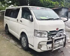 Toyota HiAce 2011 White