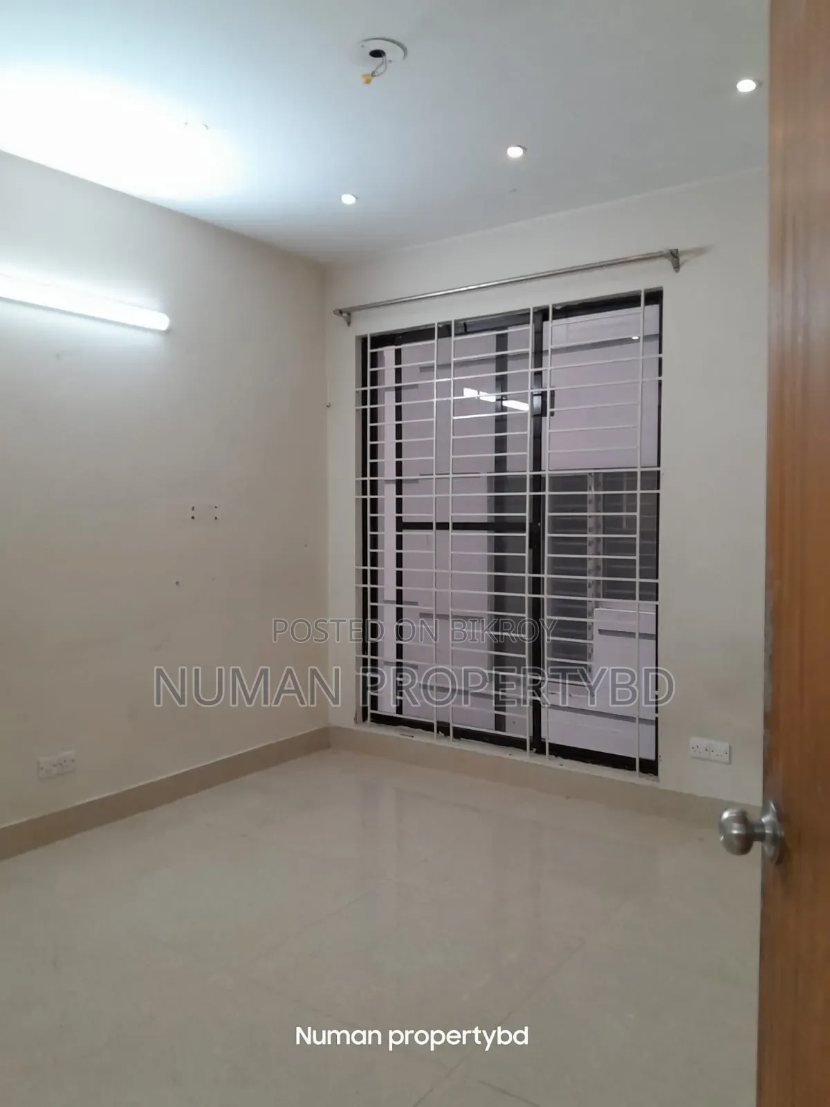 4bdrm Apartment in Numan Property Bd, Basundhara for Rent