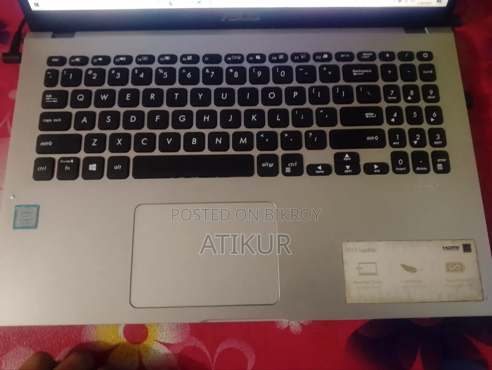 Laptop ASUS X540LA 4GB Intel Core I3 HDD+SSD 256GB