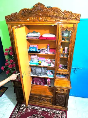 ড্রেসিং টেবিল