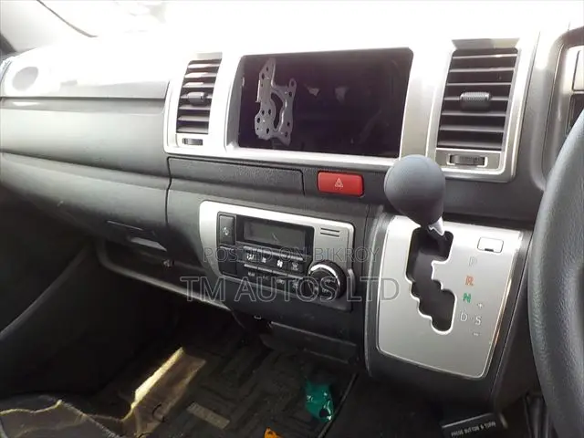 Toyota HiAce 2021 Black