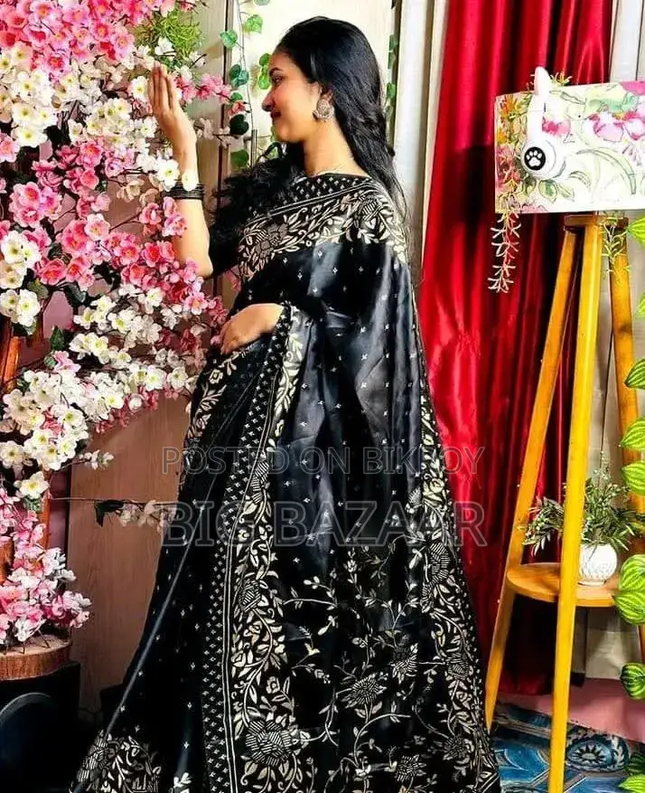 জাপানি সিল্ক স্কিন প্রিন্ট শাড়ি উইথ ব্লাউজ পিস