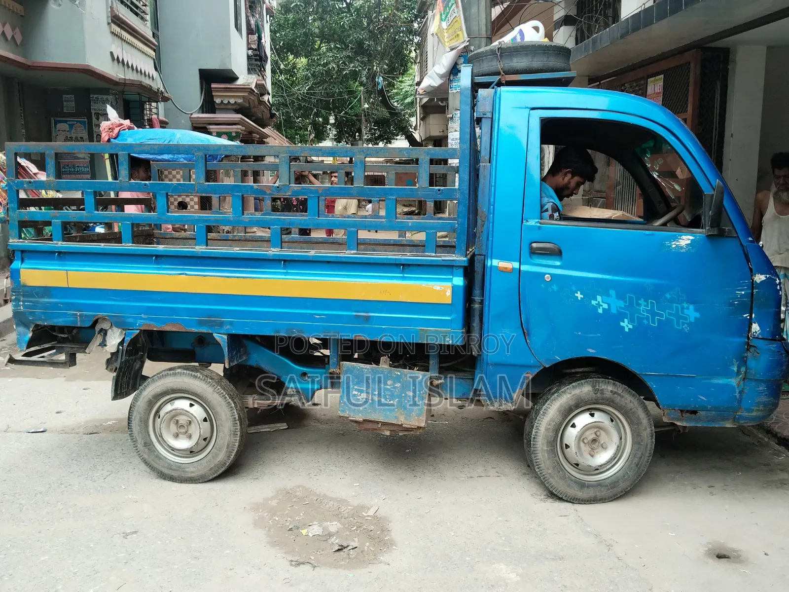 Mahindra Maximo VX