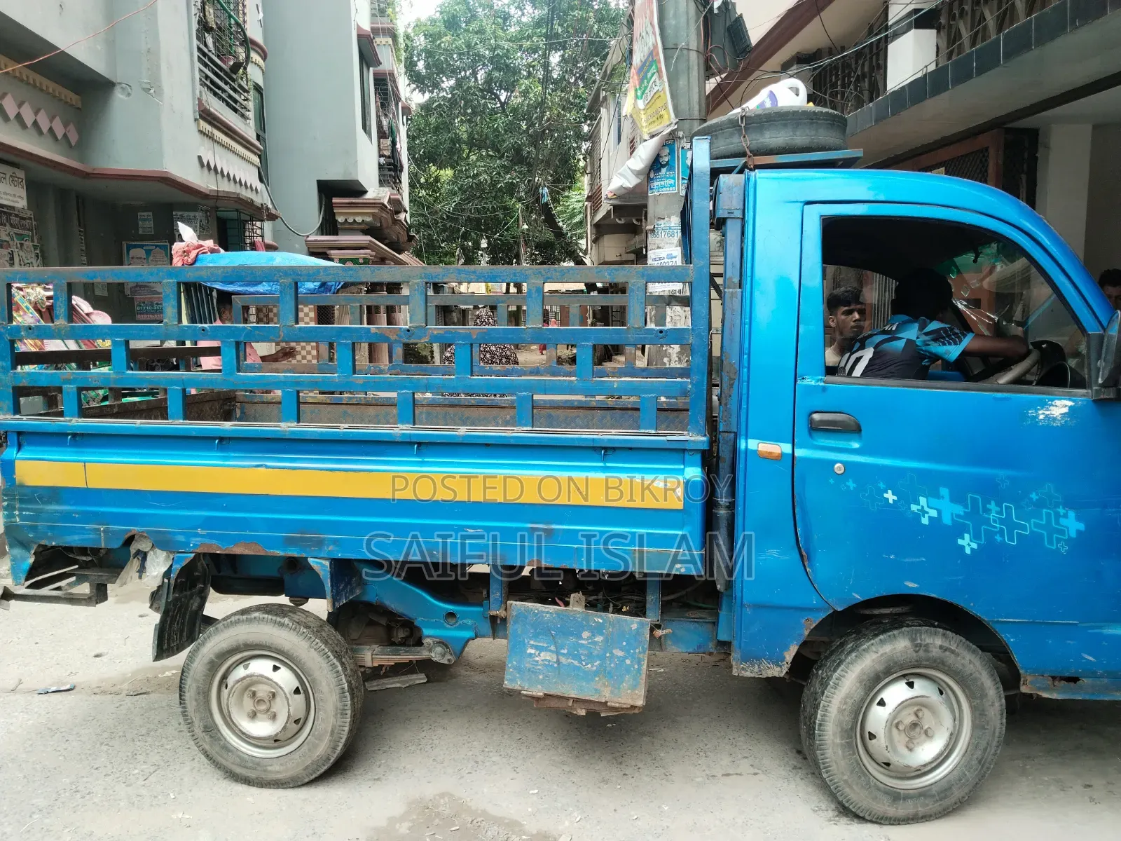 Mahindra Maximo VX