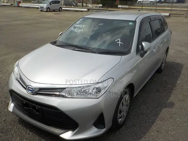 Toyota Corolla Fielder 1.5 Hybrid Front Wheel Drive 2021 Silver