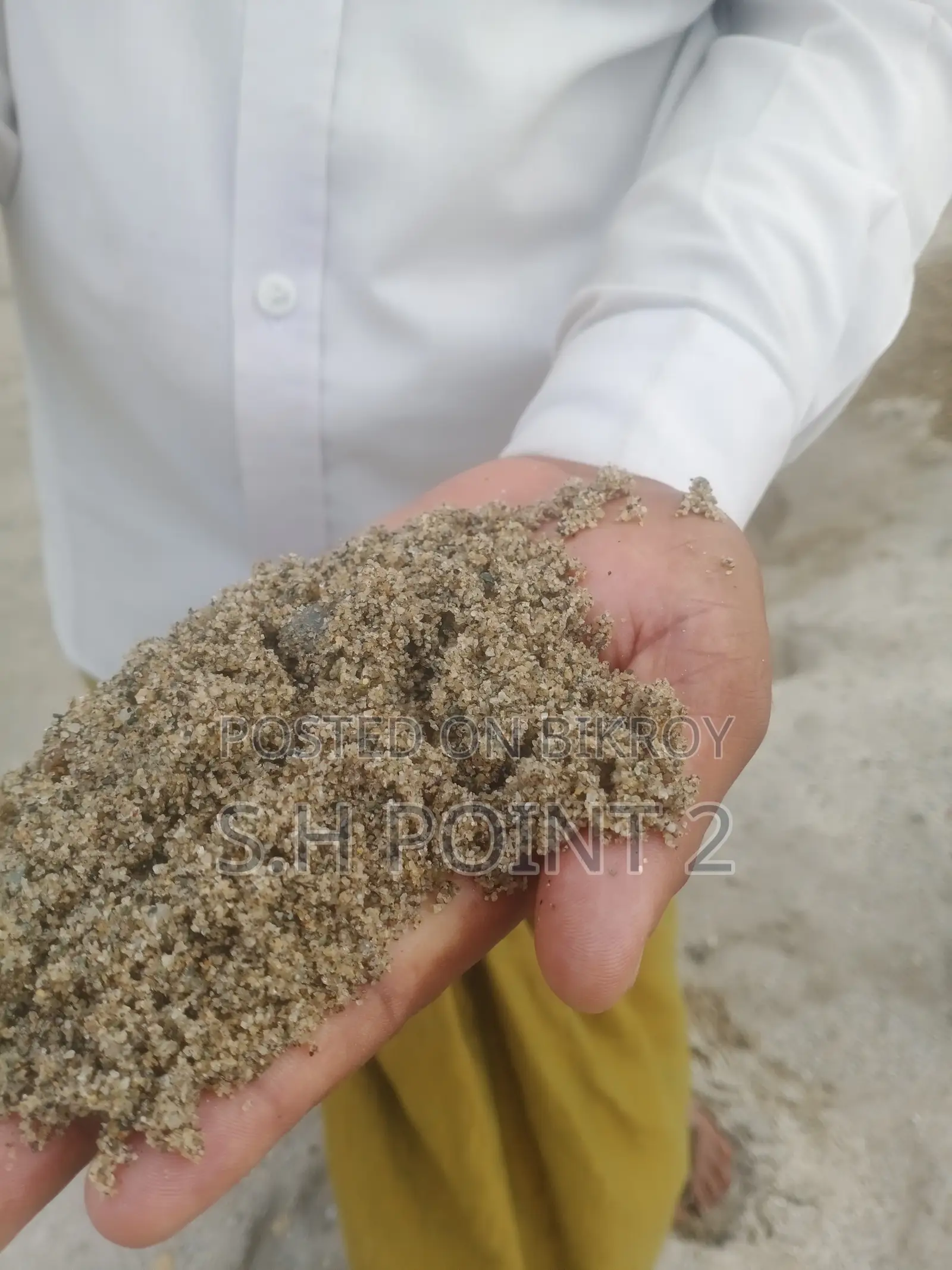 পন্চগড়ের বালু ০৩ ও ০৪ পয়েন্ট এর বালু ১৫৫০০ টাকা ট্রাক