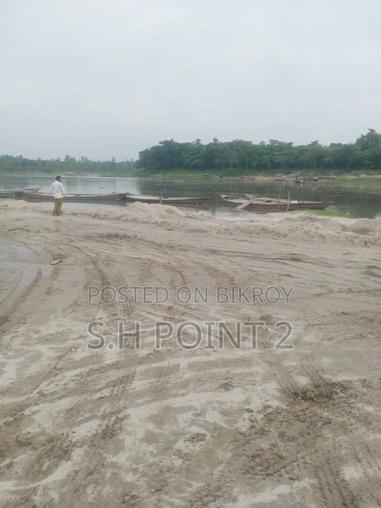 পন্চগড়ের বালু ০৩ ও ০৪ পয়েন্ট এর বালু ১৫৫০০ টাকা ট্রাক