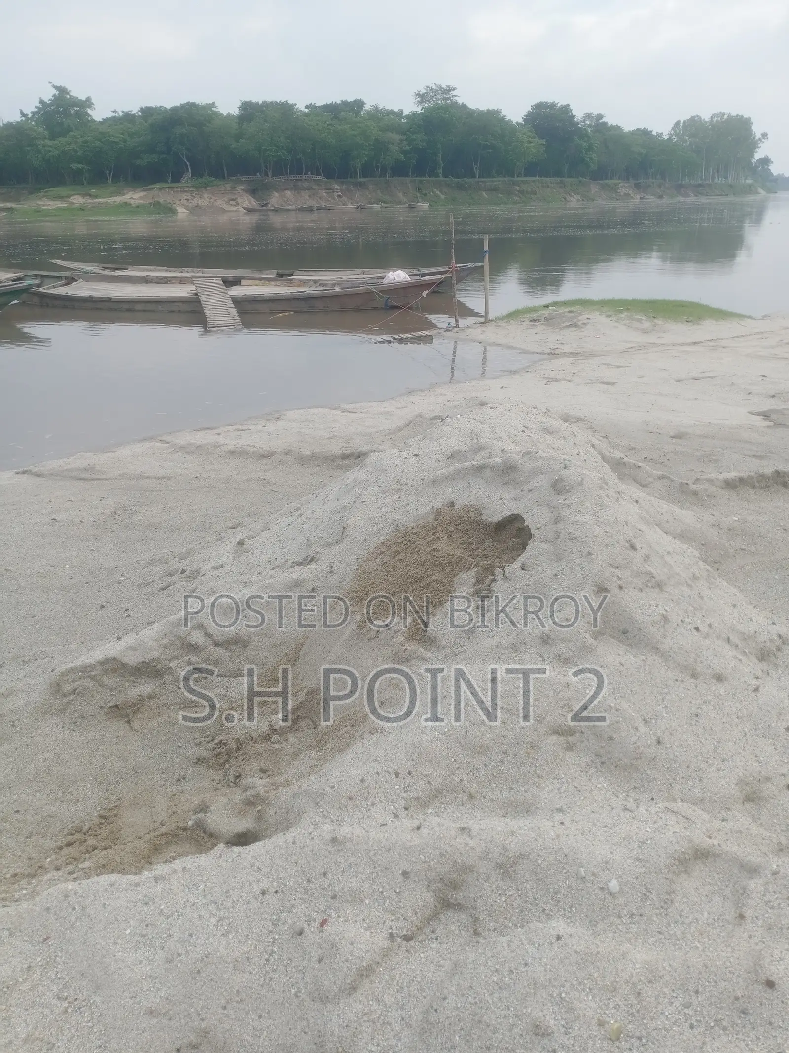 পন্চগড়ের বালু ০৩ ও ০৪ পয়েন্ট এর বালু ১৫৫০০ টাকা ট্রাক