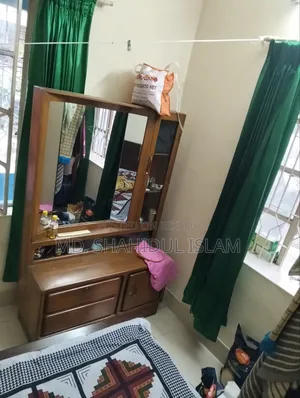 ড্রেসিং টেবিল