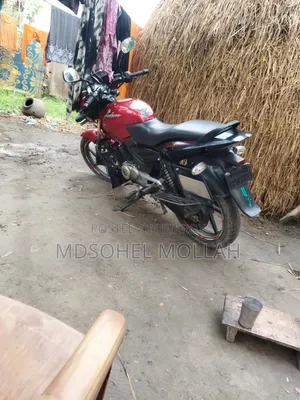 বাজাজ পালসার ১৫০ ২০১২ লাল