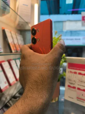 Oppo Reno9 256 GB Red