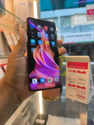 Oppo Reno9 256 GB Red