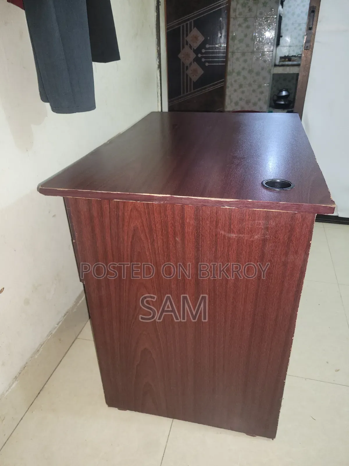 Desktop Table